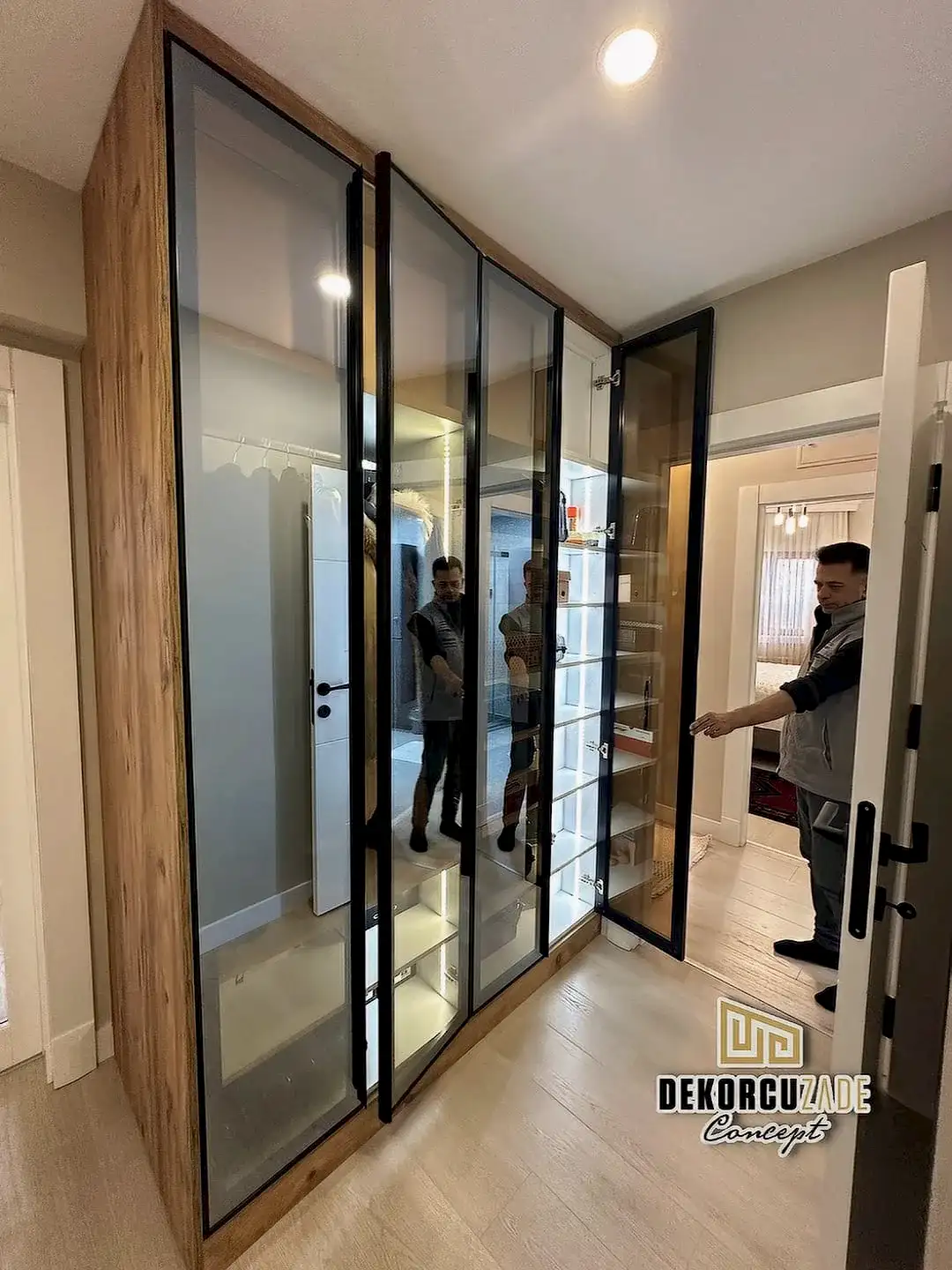 Ankara Reflekte Cam Vestiyer